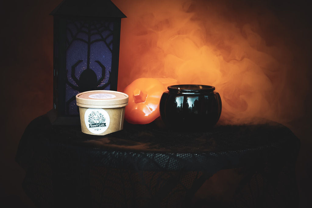 Apple Cinnamon Scented Candle- Apricot Coconut wax blend -13 oz Pumpkin Jar